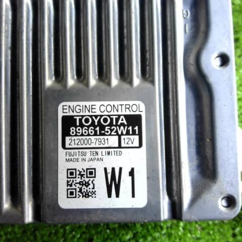 Engine Control Unit TOYOTA Spade 2014 DBA-NCP141 89661-52W11