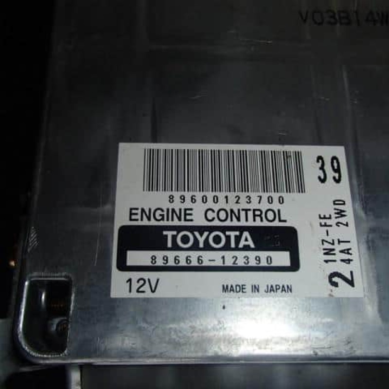 Engine Control Unit / ECU TOYOTA Corolla Fielder 2003 UA-NZE121G